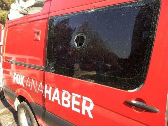 Fox Tv Canlı Yayın Aracına Taşlı Saldırı 2