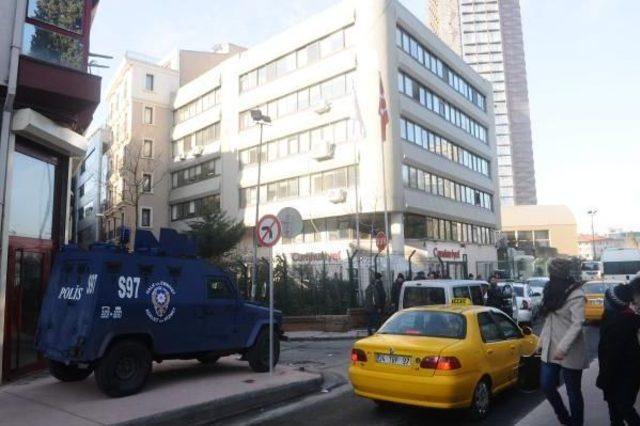 Cumhuriyet Gazetesi Yazarı Bursalı" Derginin Kapağının Basılmaması Doğru Bir Karar" 1