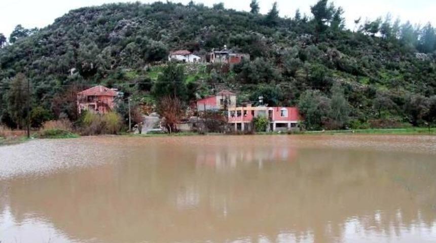 Seydikemer'de Mahalle Sakinleri Evlerine D&ouml;nd&uuml;