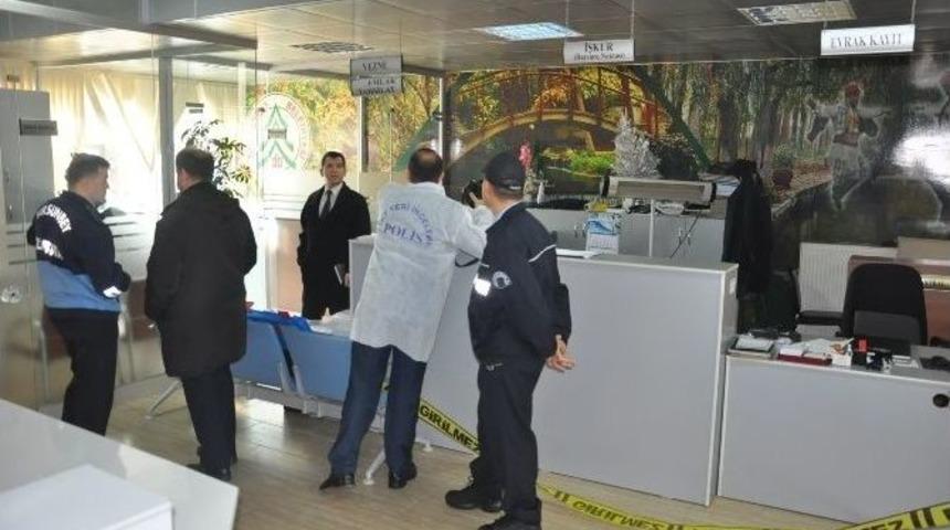 Dursunbey Belediyesi Soyuldu