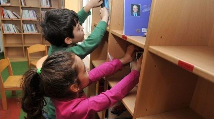 Nil&uuml;fer&rsquo;de 80 Bin Kitaplık Hazine