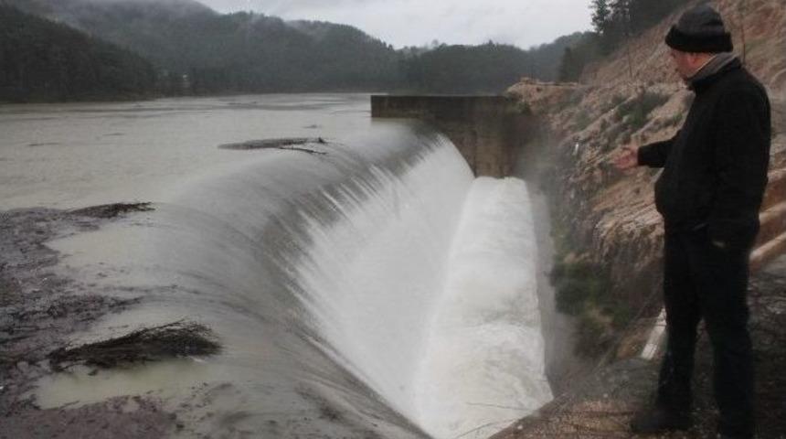 Baraj Taştı Ancak Korkulan Olmadı