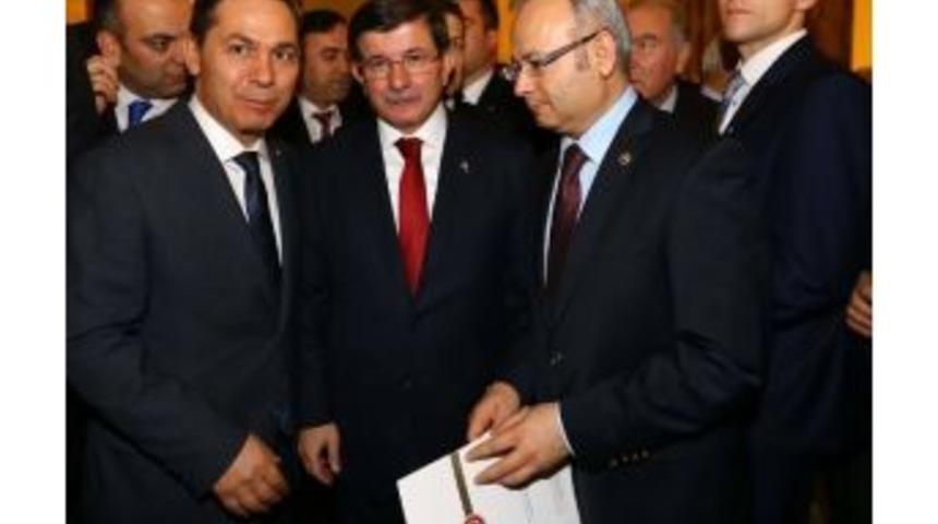 Uysal Başbakan Davutoğlu&rsquo;na Dosya Sundu