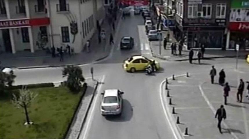 Balıkesir&rsquo;de Kaza Anları Kameraya Yansıdı