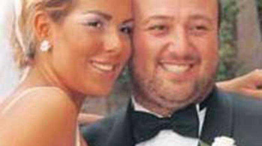 Eski aşklarına d&ouml;nd&uuml;ler