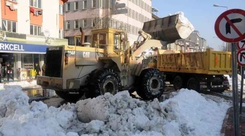Afyonkarahisar Belediyesi&rsquo;nin Beyaz Kabus İle M&uuml;cadelesi S&uuml;r&uuml;yor
