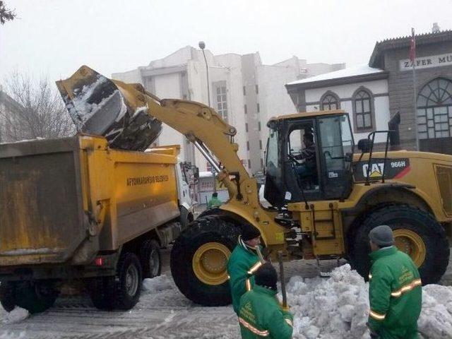 Afyonkarahisar Belediyesi’nin Beyaz Kabus İle Mücadelesi Sürüyor