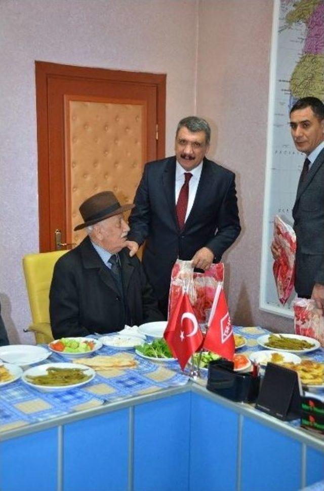 Başkan Gürkan, Yaşlılarla Bir Araya Geldi