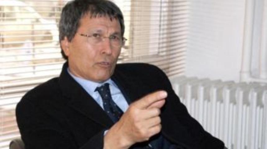Mhp'li Hala&ccedil;oğlu: B&ouml;yle Iğreti Kıyafet Yapıp &Uuml;lkeyi Rezil Ettiniz