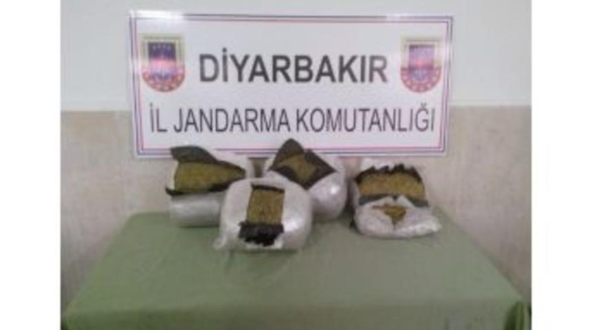 Diyarbakır&rsquo;da 17 Kilogram Esrar Ele Ge&ccedil;irildi