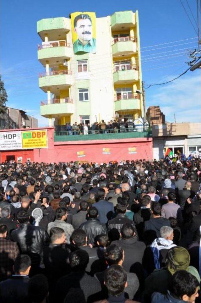 Hatip Dicle, Cizrelilere &Ouml;calan ın Mesajını Iletti: Y&uuml;z&uuml; Kapalı Eylem Yapılmayacak 1