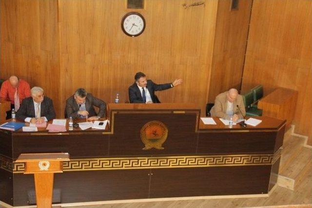 Arlı: &ldquo;50 Halk Otob&uuml;s&uuml;n&uuml;n S&ouml;zleşmesi Feshedildi&rdquo; 2