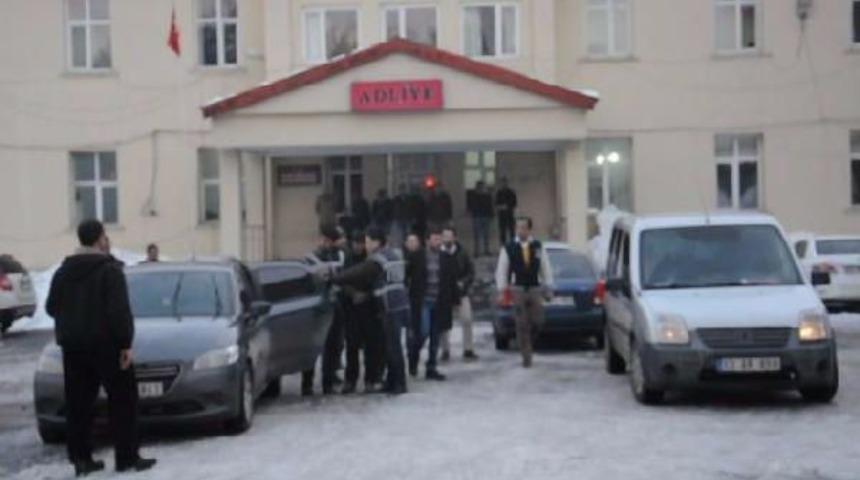 Tatvan&rsquo;Da Tarihi Eser Dolandırıcılığı Yapan 3 Kişi Tutuklandı