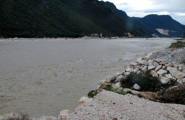 Demre&rsquo;de Sel Sonrası Onarım &Ccedil;alışmaları Son Hızla Devam Ediyor 2