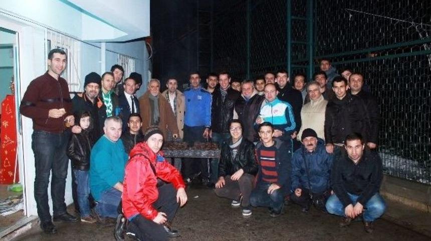 &Ouml;zkahya, Yalova&rsquo;da Hakem Arkadaşları İle Mangal Partisi Yaptı