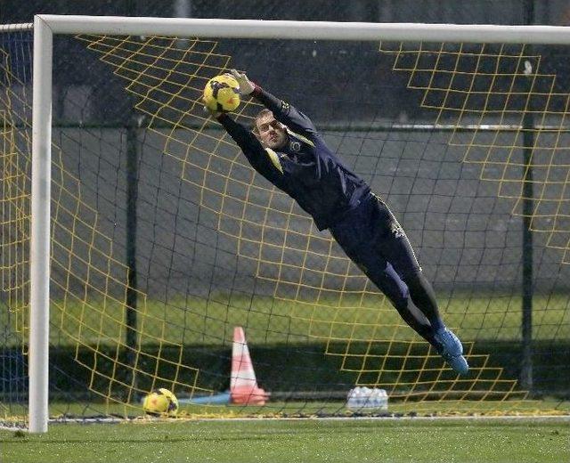 Fenerbahçe, Hazırlıklarını Sürdürüyor 1