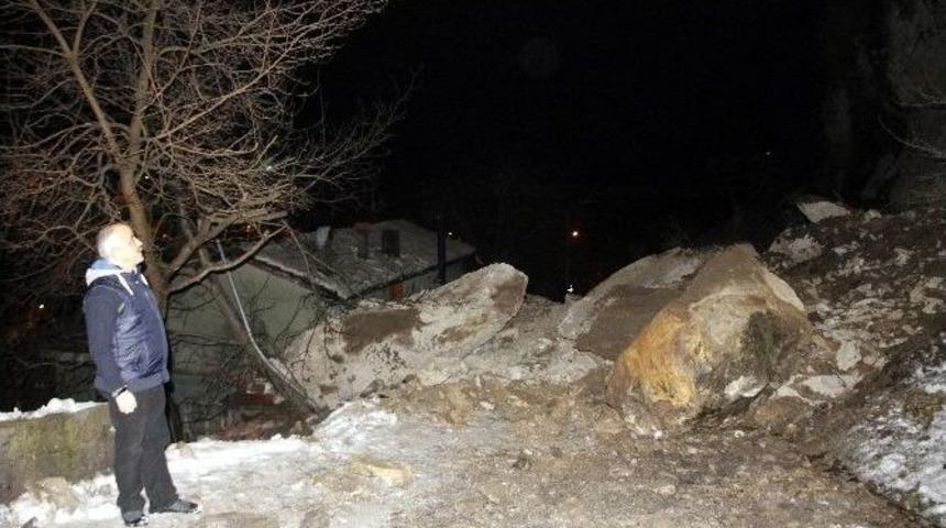 Karab&uuml;k&rsquo;te Heyelan