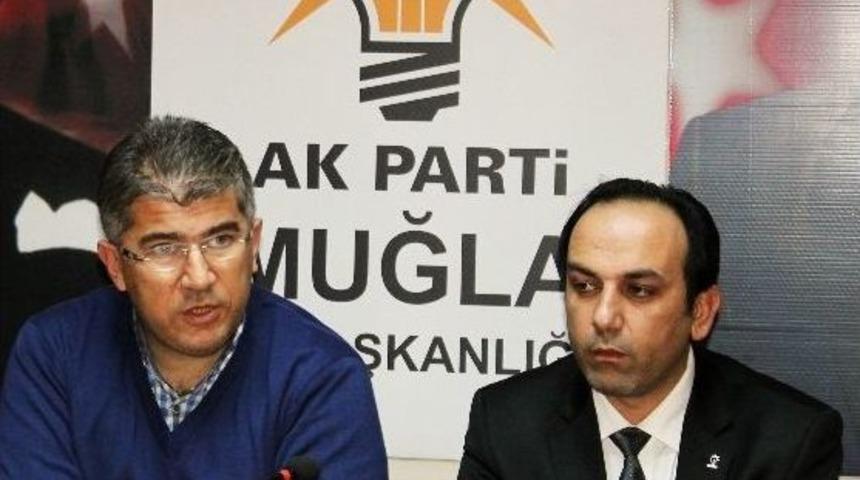 Ak Parti İl Başkanı &Ouml;zt&uuml;rk Selefini Tanıttı