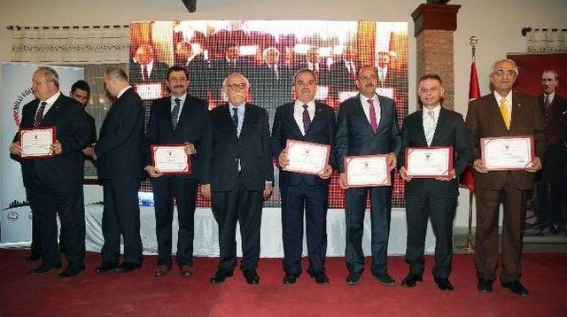 Eğitime Katkıları Plaketle Taçlandırıldı