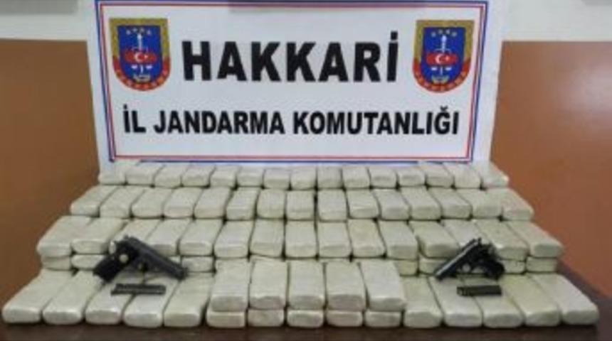 Hakkari'de Minib&uuml;ste 102 Kilo Eroin, 2 G&ouml;zaltı