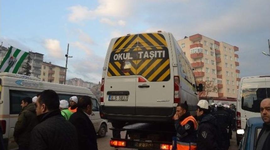 Bursa&rsquo;da İl&ccedil;e Plakalı Servis Trafikten Men Edildi, Servis&ccedil;iler Ayaklandı