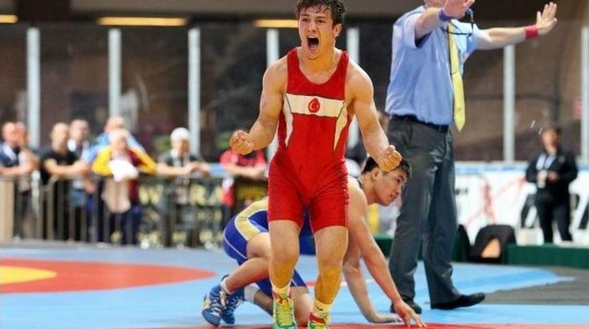 Gen&ccedil; G&uuml;reş&ccedil;iler Mindere &Ccedil;ıkıyor