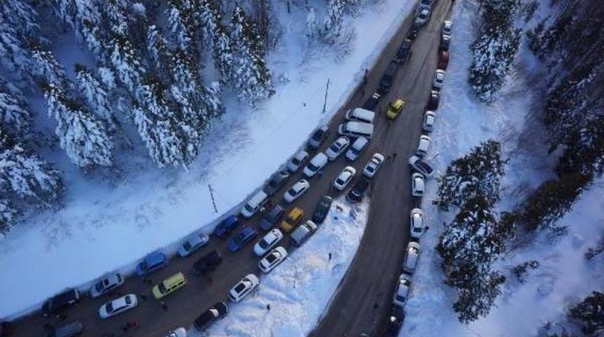Uludağ&rsquo;Da Trafik Kargaşası