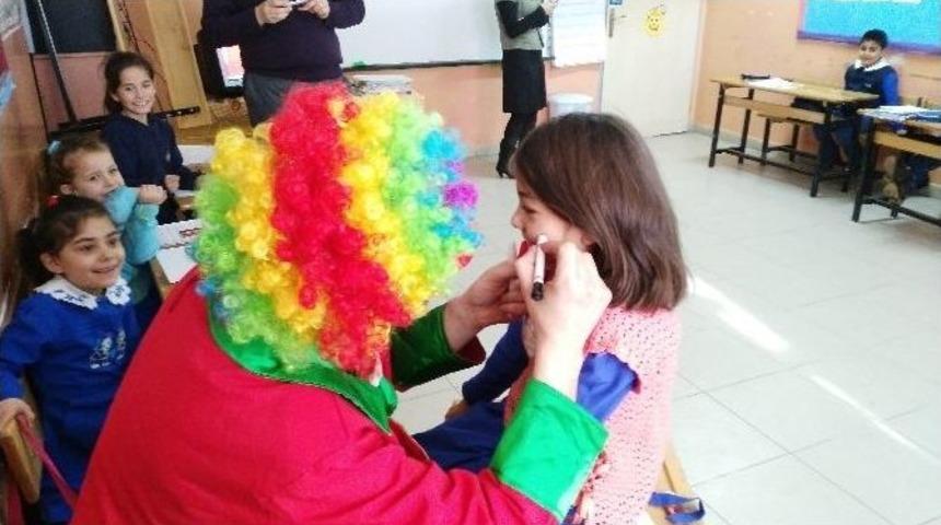 Pasinler 13 Mart İlkokulunda Palyaçolu Eğitim