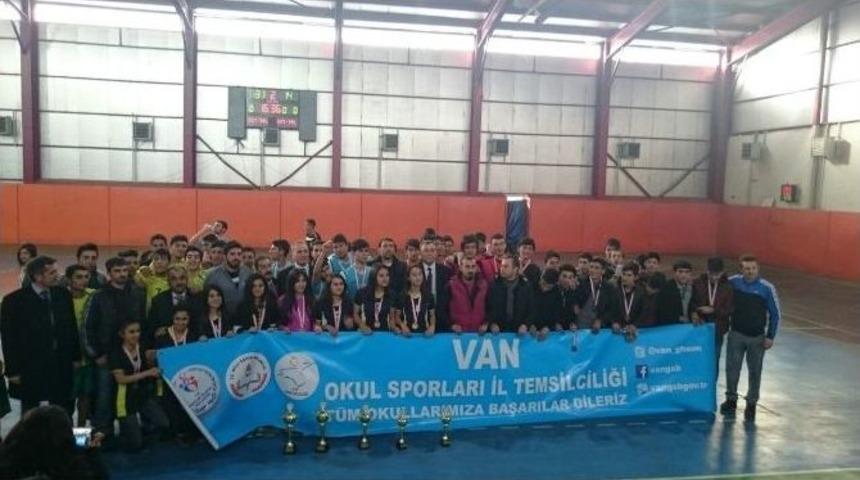 Van&rsquo;da Hentbol İl Birinciliği M&uuml;sabakaları