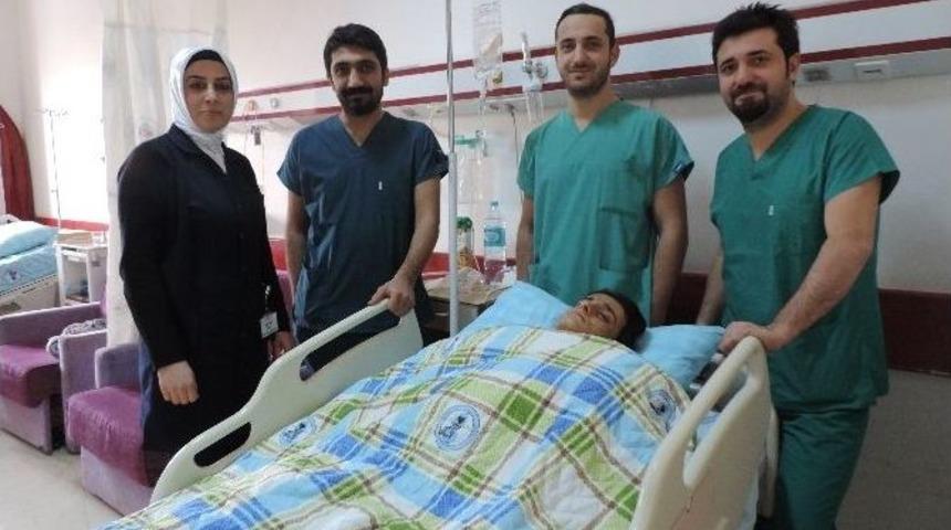 Gen&ccedil; Cerrahlar Batman&rsquo;da Bir İlki Başardı