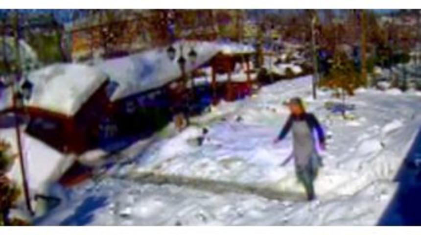 Enkaz Altında Kalmaktan B&ouml;yle Kurtuldu