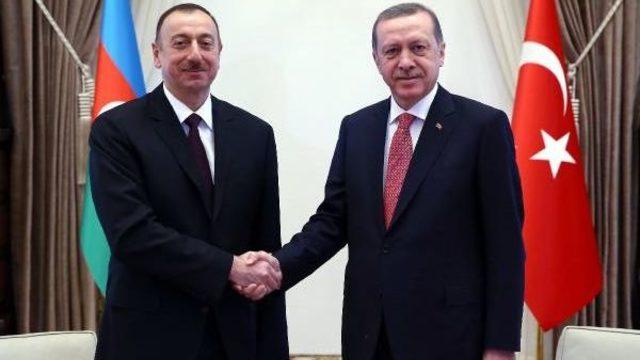 Aliyev'i Karşılama Töreninde 'dombra' Şarkısı (2)