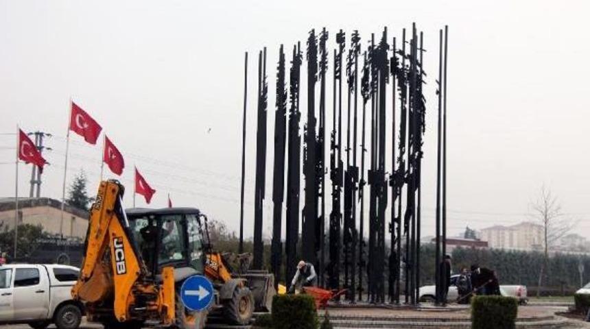 &Uuml;mraniye'de Atat&uuml;rk Fig&uuml;r&uuml; Gerginliği