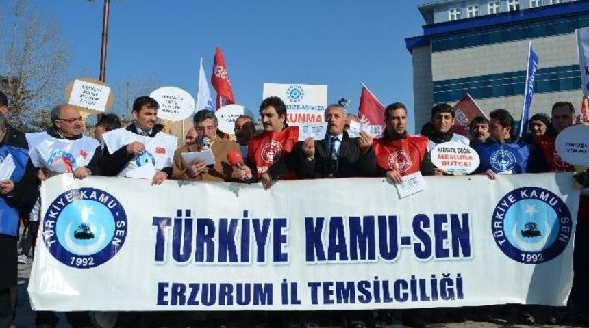 Memurlar Maaş Bordrolarını Yakarak Eylem Yaptılar