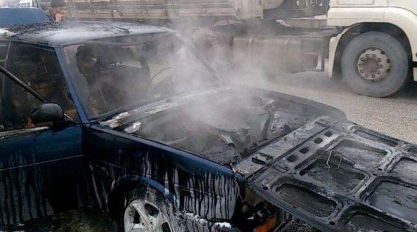 Otomobil Seyir Halindeyken Alev Aldı