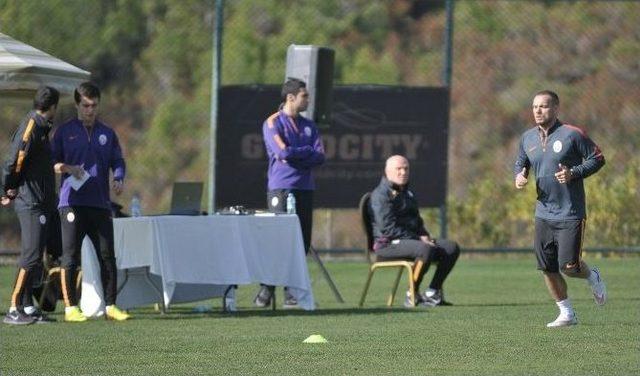 Alanya Kampında Hamza Hamzaoğlu&rsquo;na S&uuml;rpriz Doğum G&uuml;n&uuml; 1