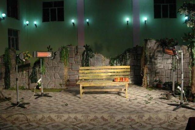 Seyirci Salonu Doldurdu Ama Oyun Iptal Oldu 3