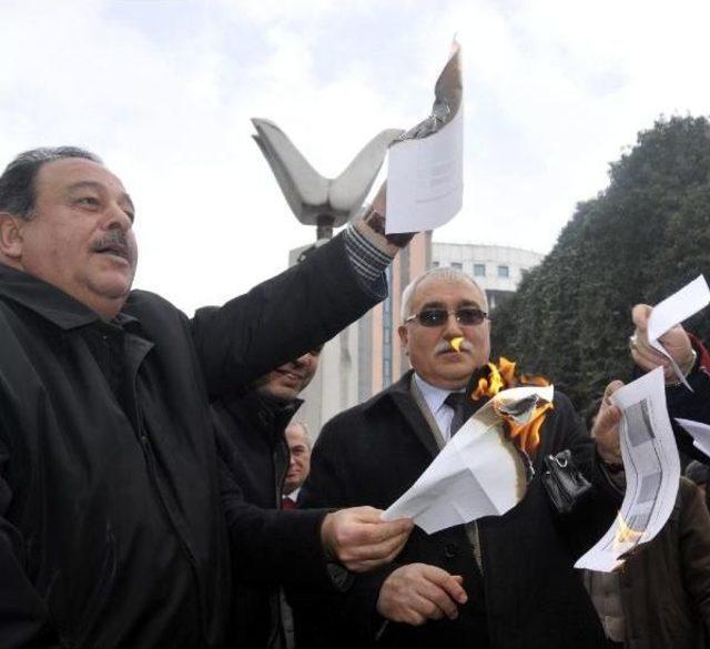 İzmit te Memurlar Bordro Yaktı 2