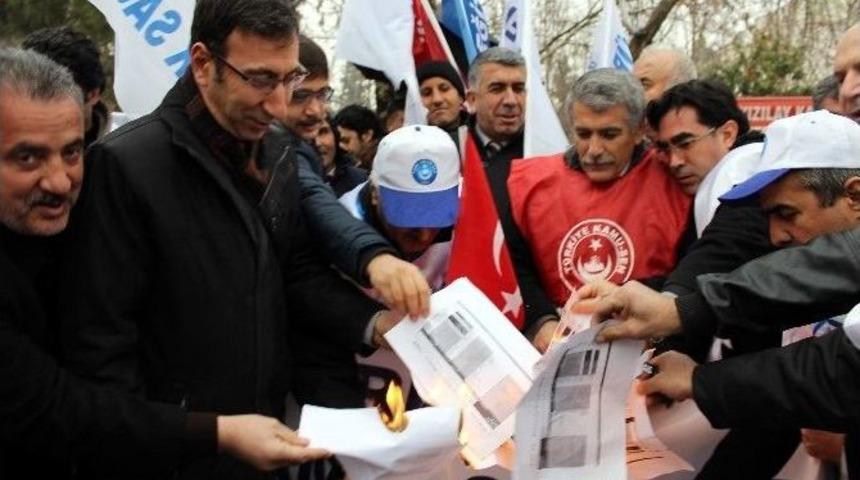 Türkiye Kamu-sen Bordroları Yaktı