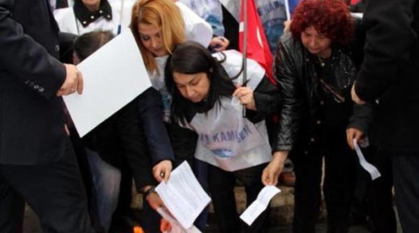 Zonguldak'ta Memurlar Bordro Yaktı