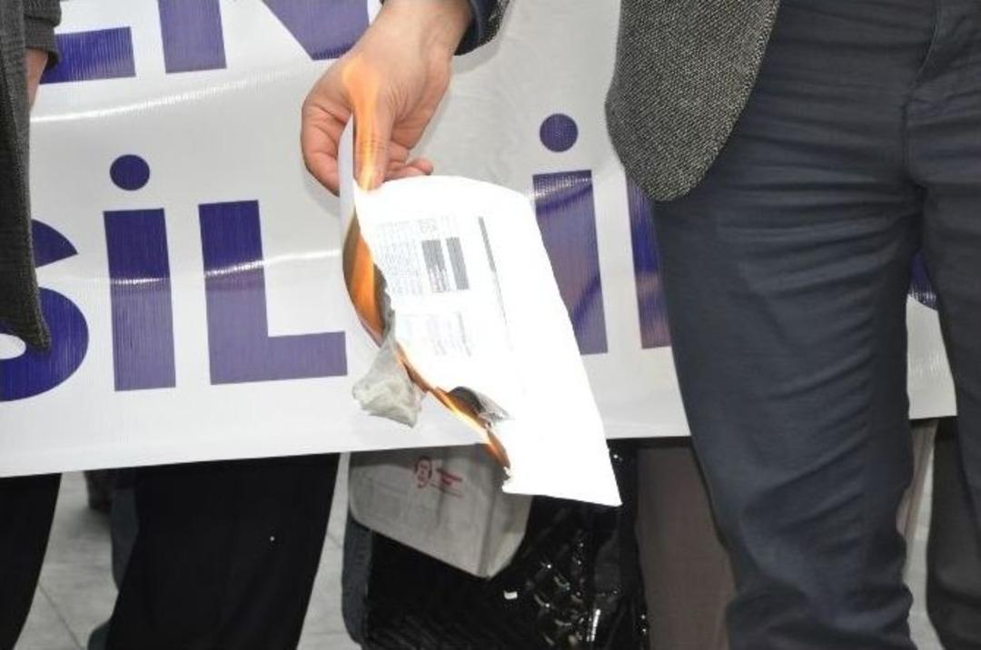 D&uuml;d&uuml;kler Eşliğinde Bordro Yaktılar