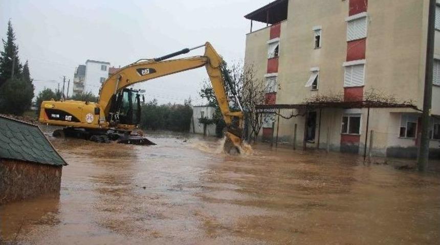 Rekor Yağış Alt Yapı Sorununu G&uuml;ndeme Getirdi