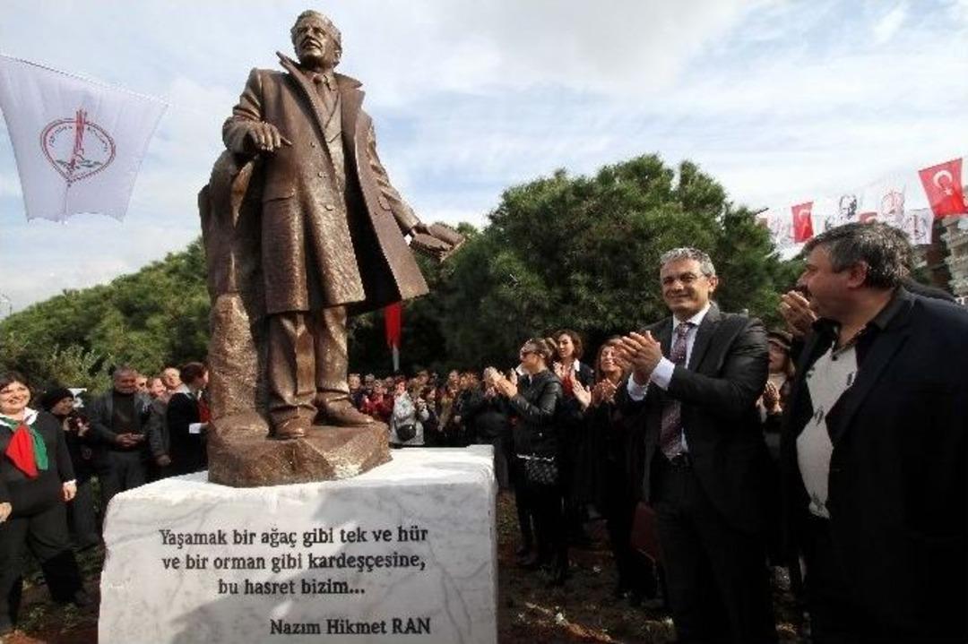 Nazım Hikmet Karşıyaka&rsquo;da &Ouml;l&uuml;ms&uuml;zleşti