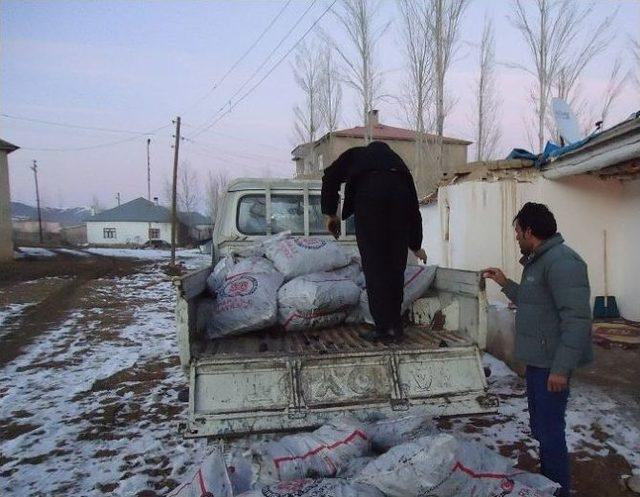 Kaymakam Büyükköse, Yardıma Muhtaç Aileleri Ziyaret Etti