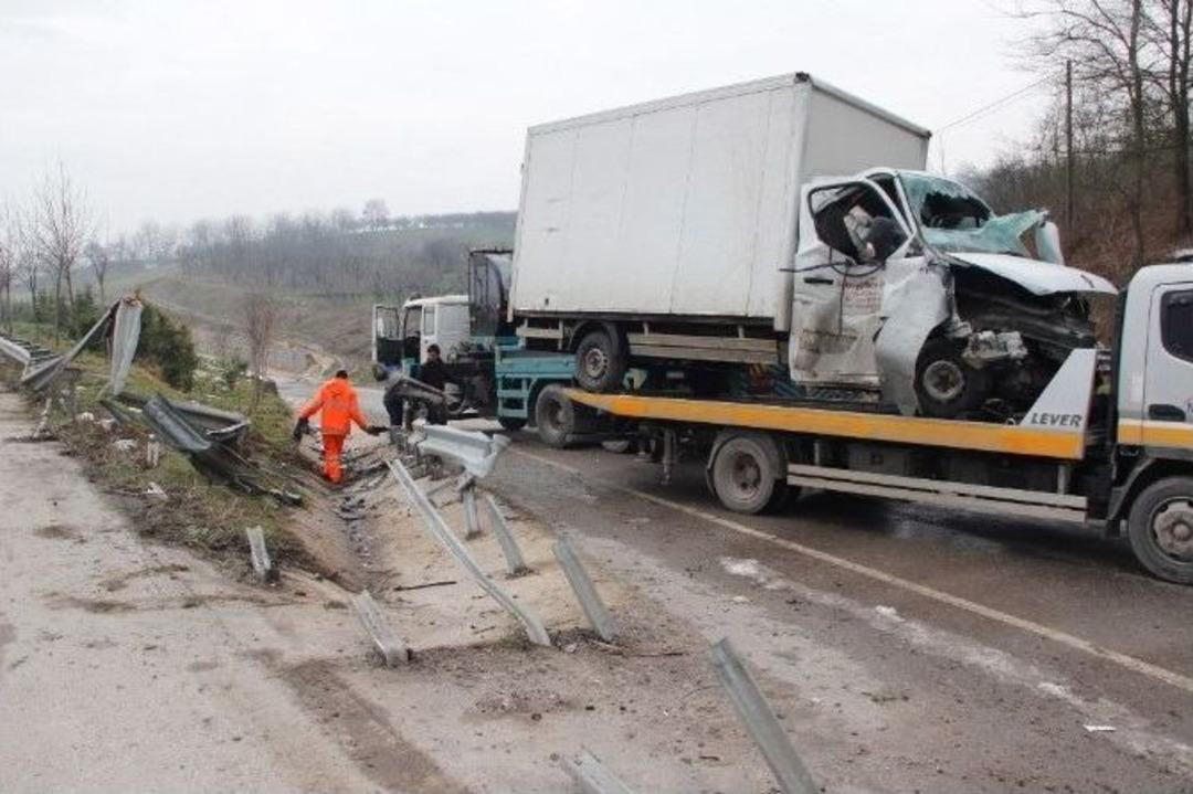 Par&ccedil;alanan Ara&ccedil;tan Burnu Bile Kanamadan Kurtuldu