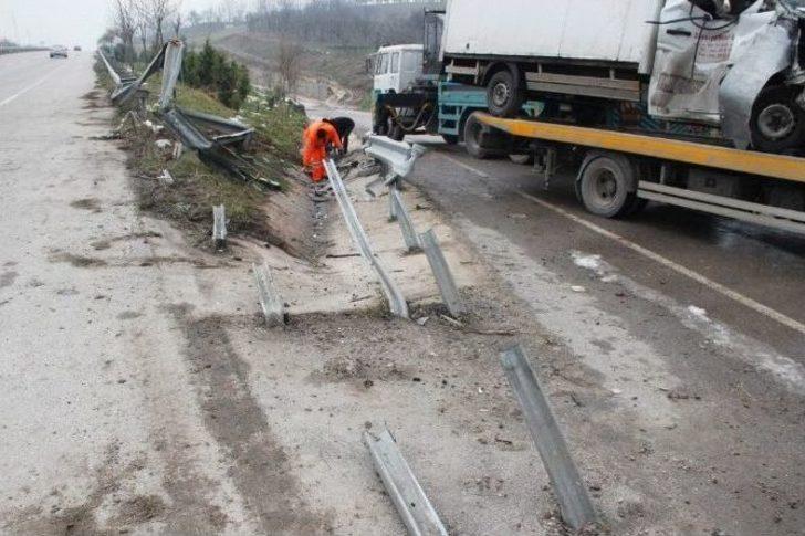 Parçalanan Araçtan Burnu Bile Kanamadan Kurtuldu G4