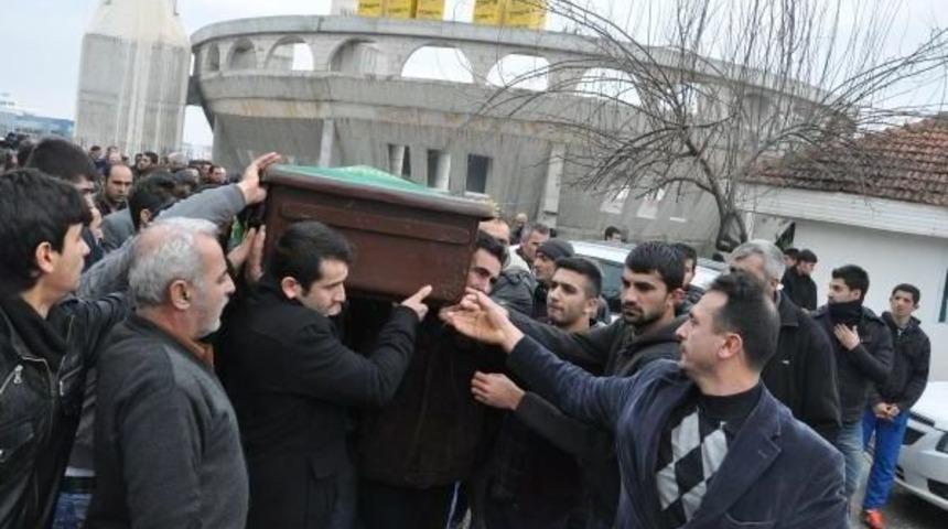 &Ccedil;ığ Faicasında &Ouml;len Hes Iş&ccedil;isi &Ccedil;elik, Denizli'de Toprağa Verildi