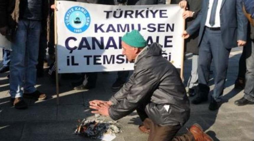 Troya Atı &Ouml;n&uuml;nde Bordro Yaktılar