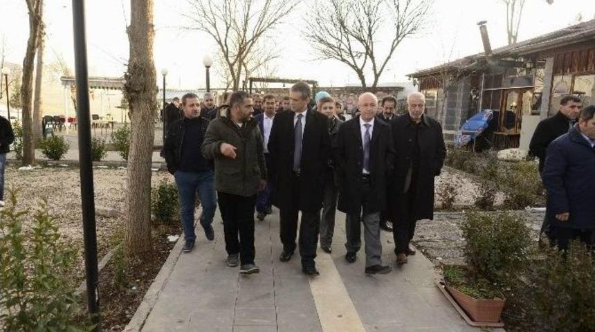 Eşbaşkan Fırat Anlı Gazi Köşkünü Gezdi