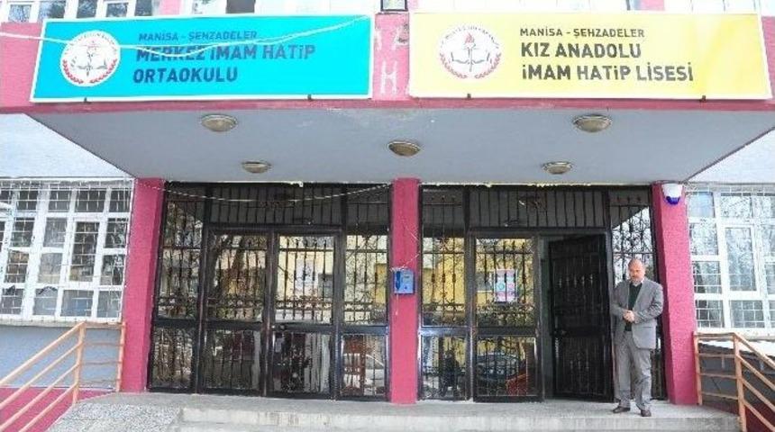 Manisa Milli Eğitim M&uuml;d&uuml;r&uuml;nden Stk&rsquo;lara İmam Hatip &Ccedil;ağrısı